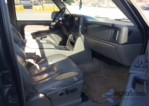 2003 Chevrolet Suburban 1500 Lt from USA, damaged, VIN 1GNEC16T53J137672